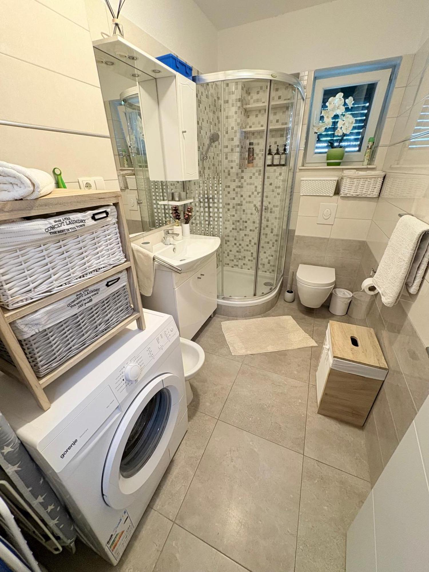 Andelina, Apartman *